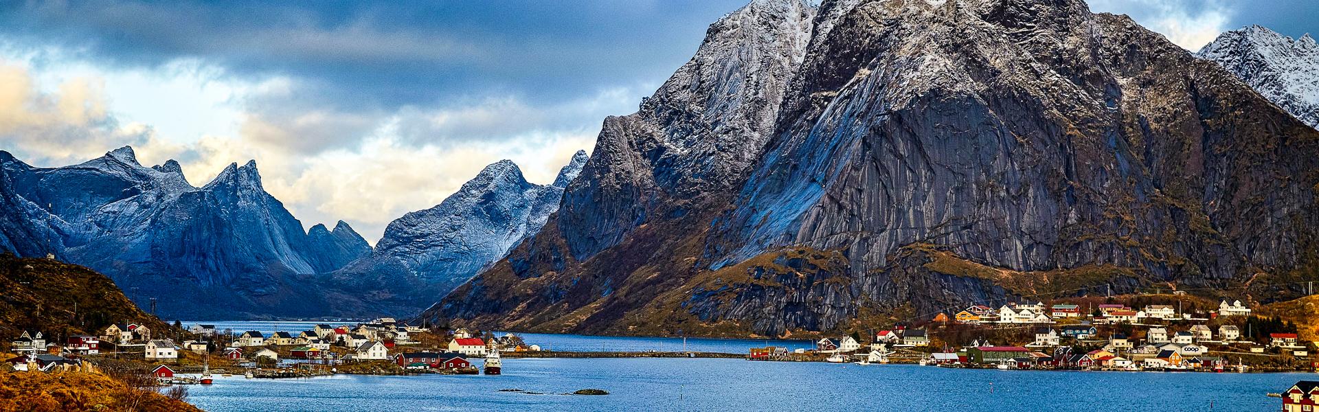 Fischerdorf Reine am Nordpolarmeer |  Vidar Nordli-Mathisen, Unsplash / Chamleon